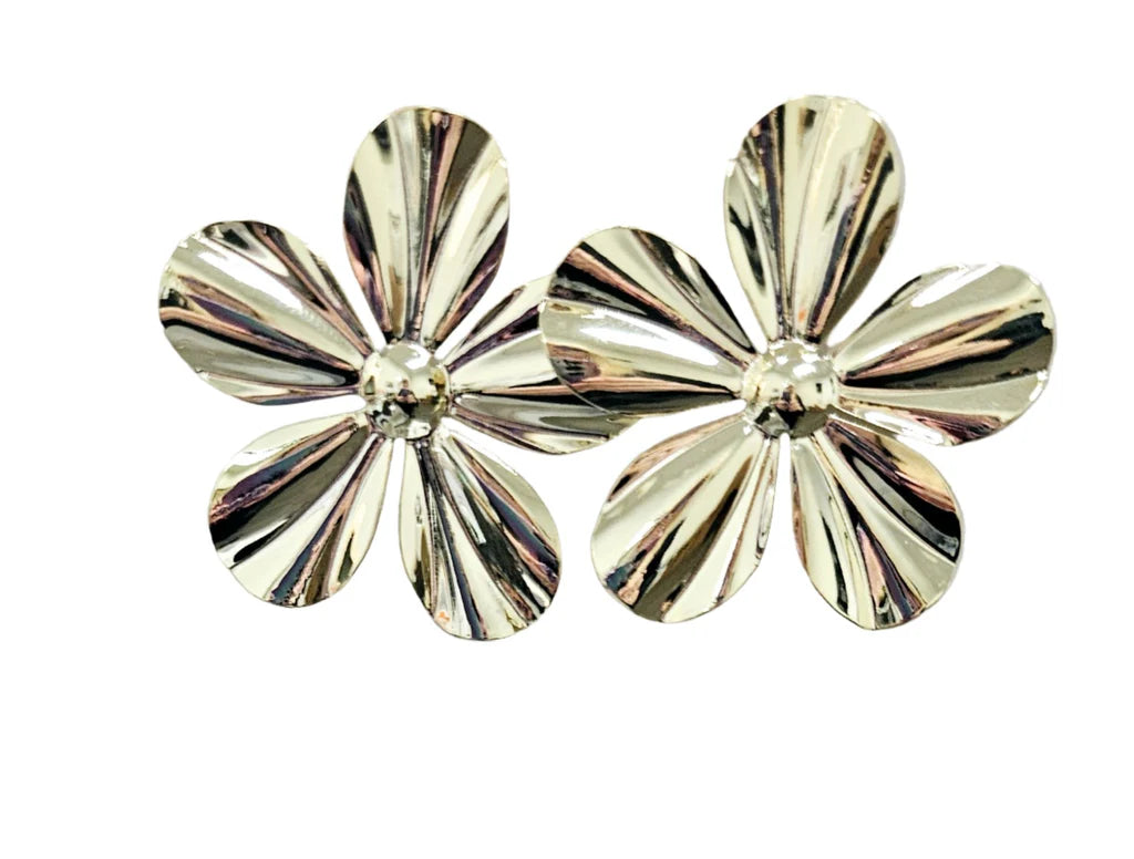 Wisteria Stud 4 petal flower