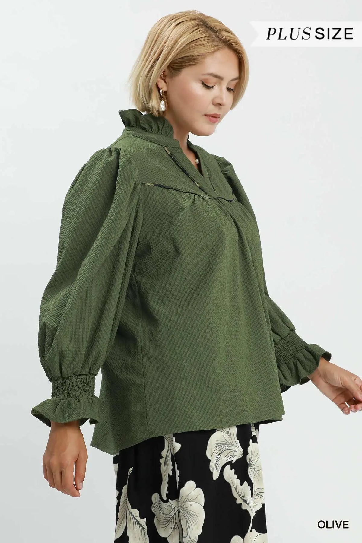 Olive 3/4 sleeve vneck top +