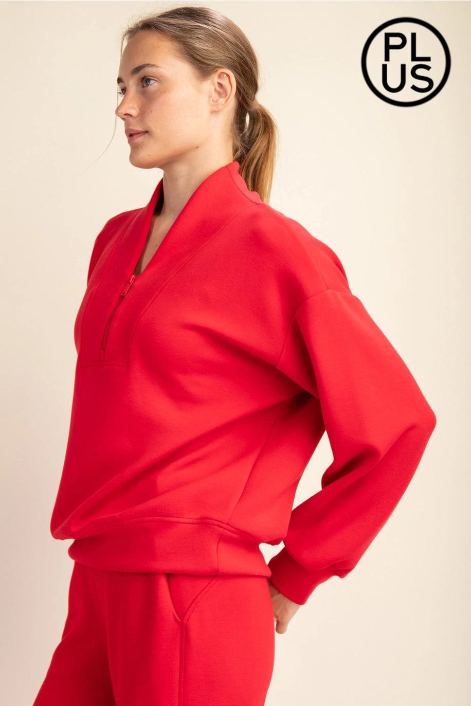 True Red Span Scuba vneck +
