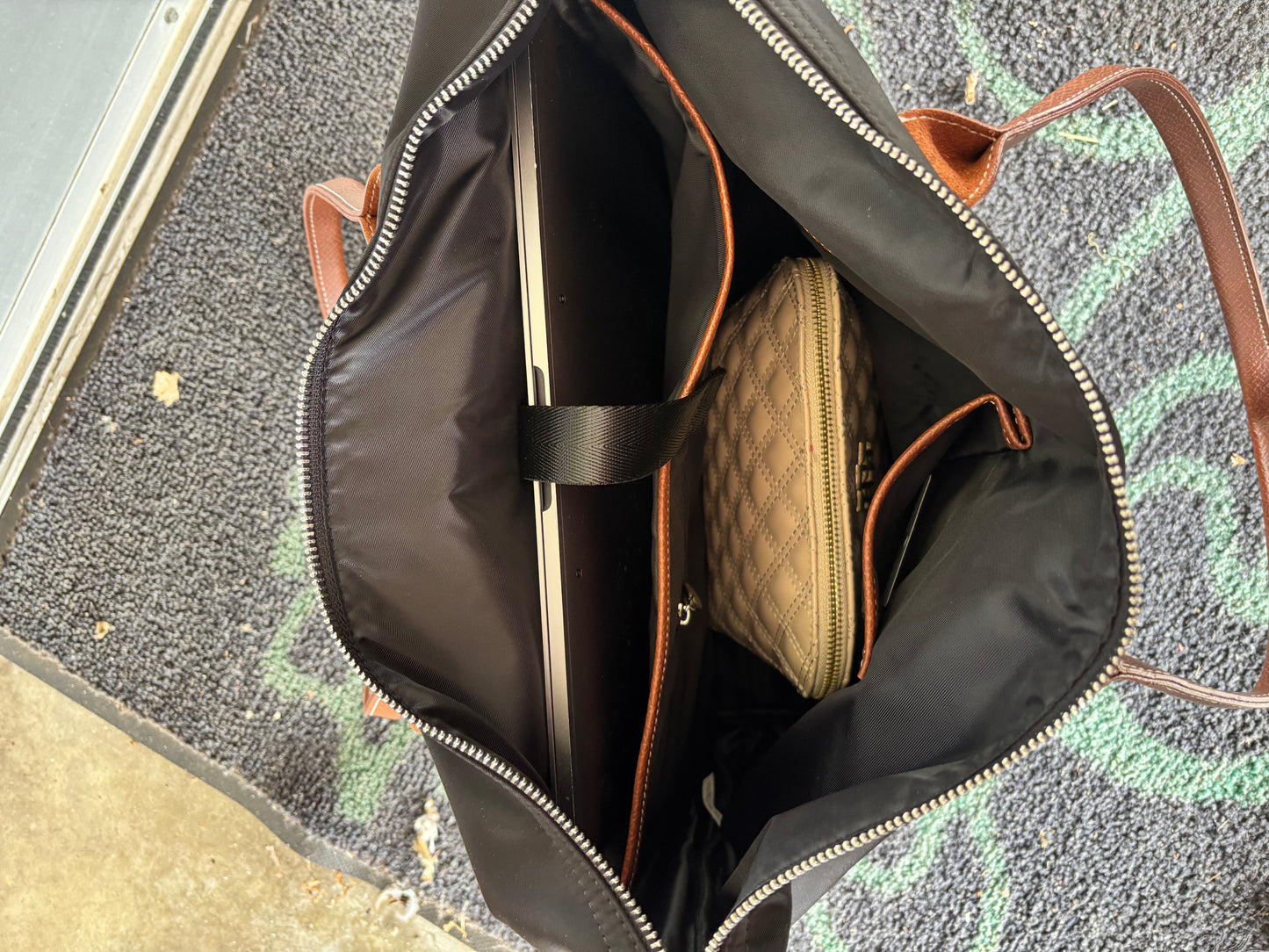 Nylon zip top tote