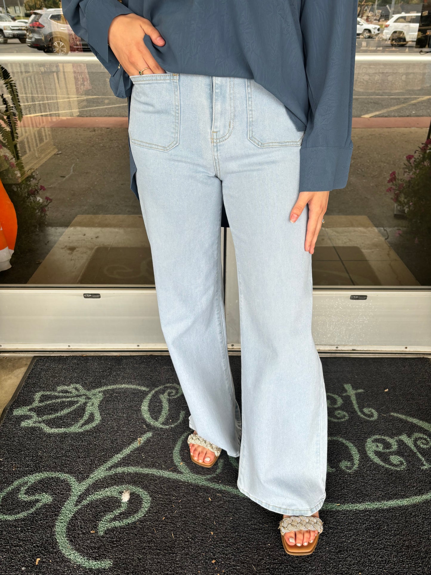 Light Denim Front Pocket Wide Leg Jean