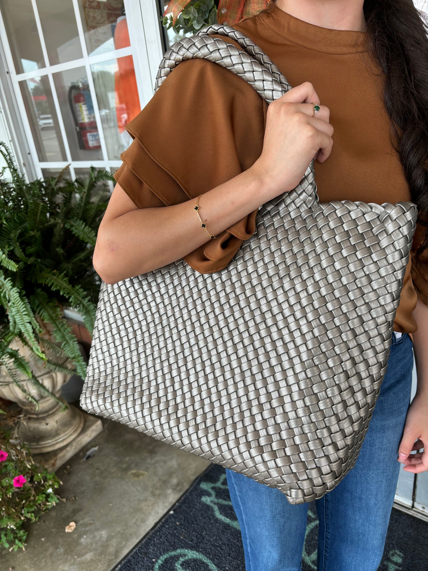 2 handle woven purse Assorted