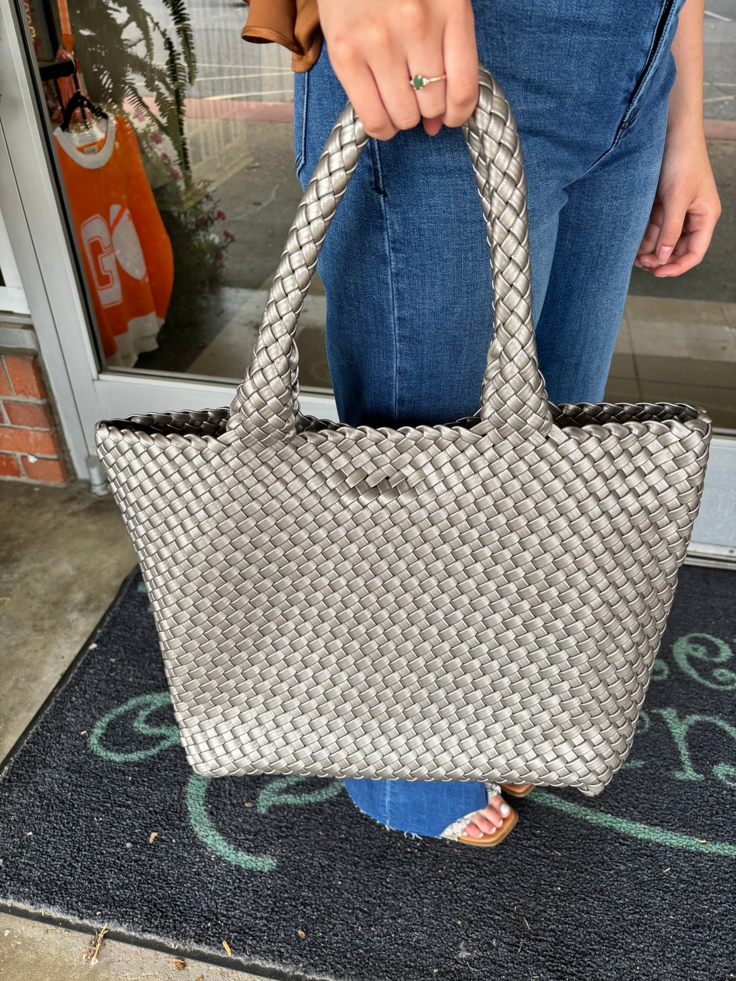 2 handle woven purse Assorted