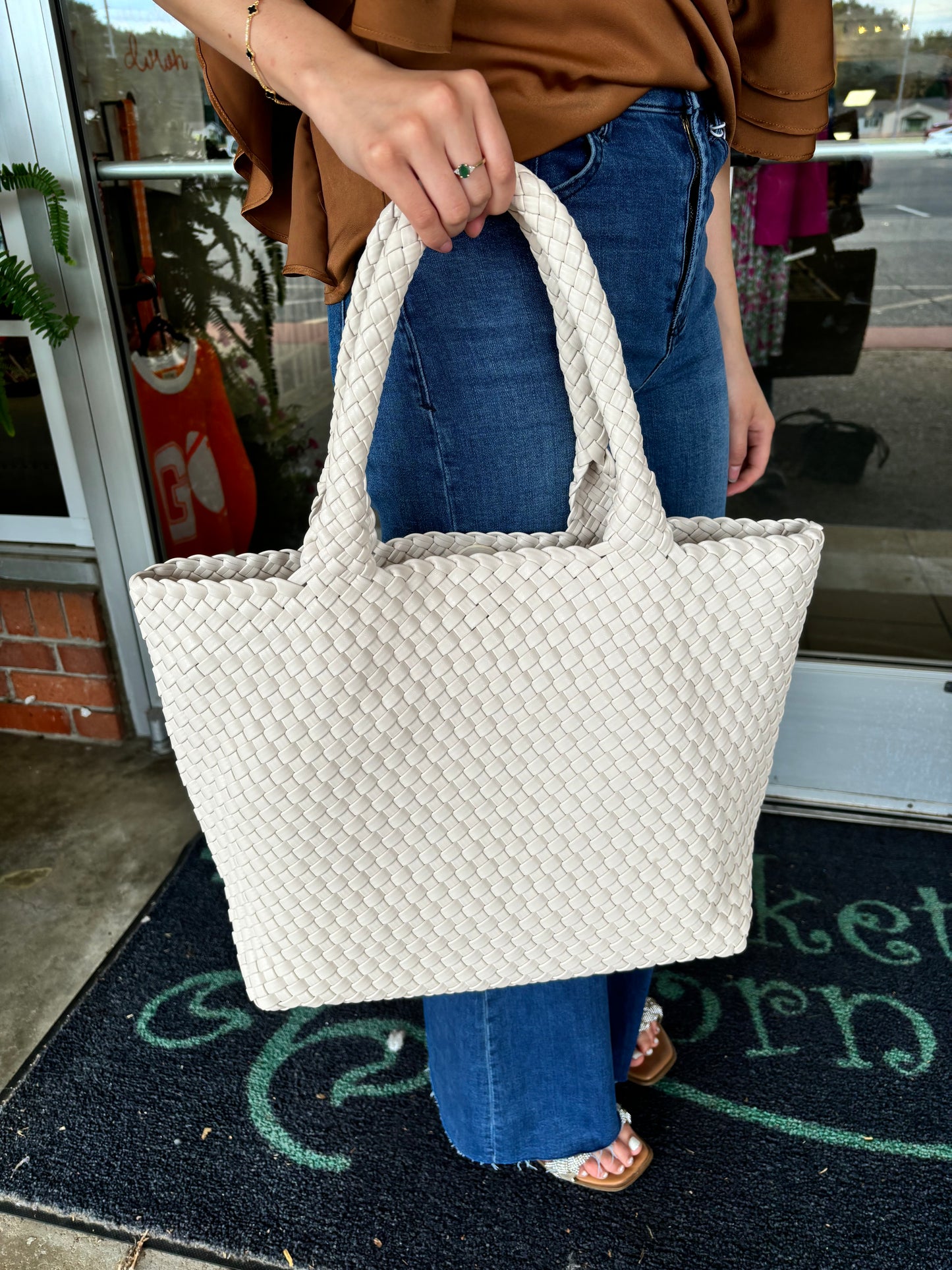2 handle woven purse Assorted