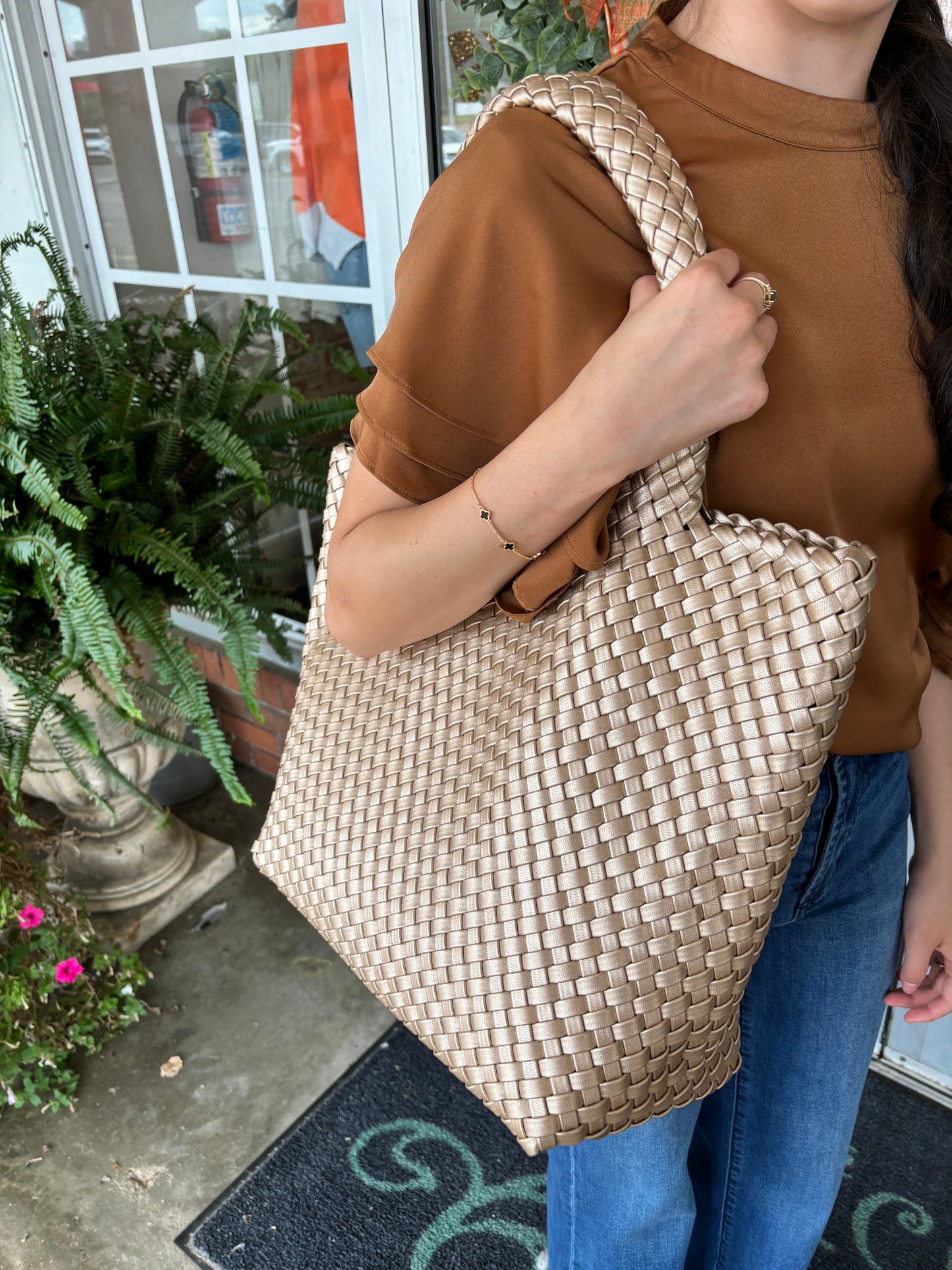 2 handle woven purse Assorted