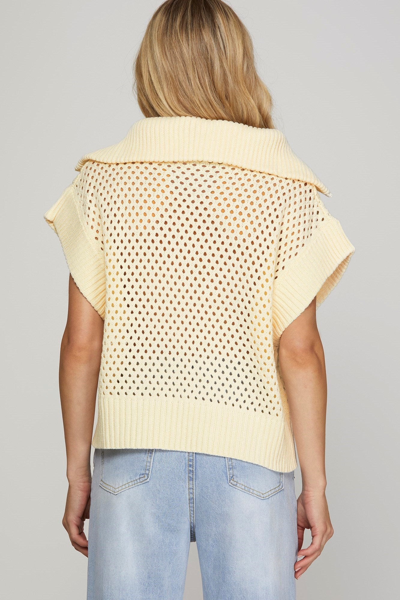 Cream Drop shoulder 1/2 zip sweater vest