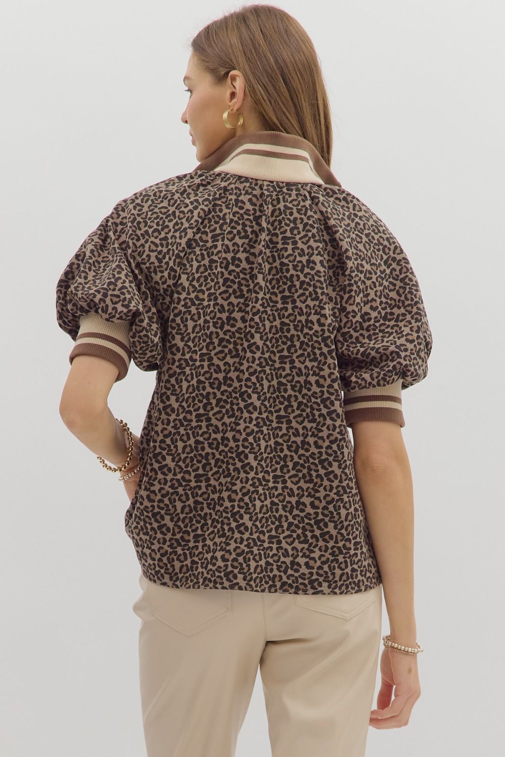 Leopard pattern short puff sleeve half-zip top