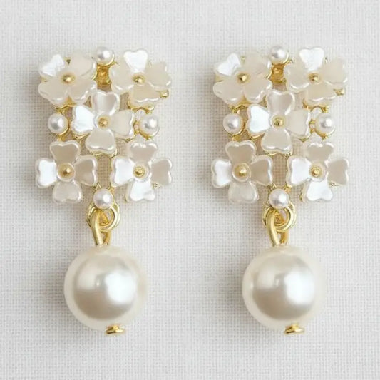 Floral pearl drop earring