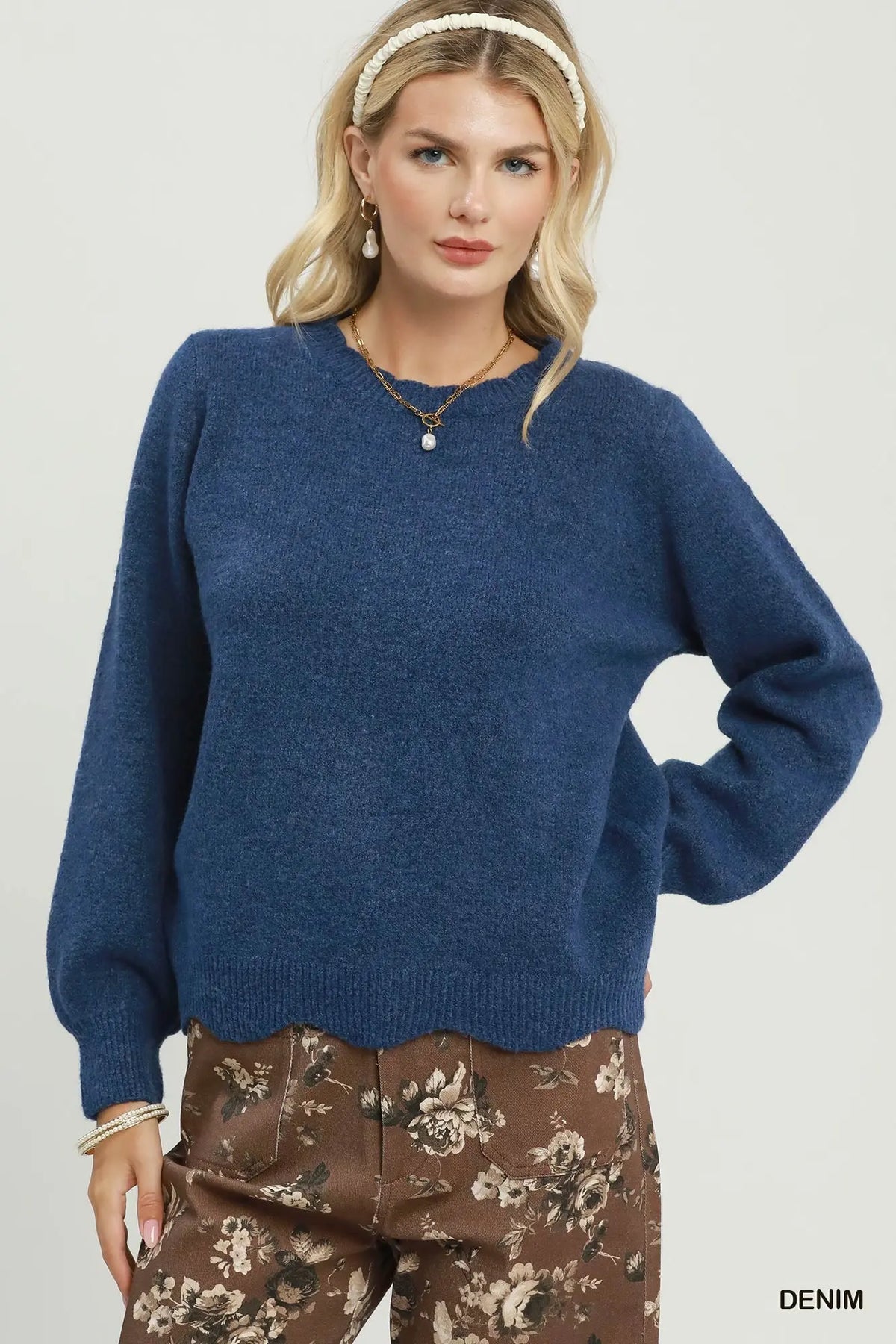Navy Scallop Neck long puff sleeve sweater