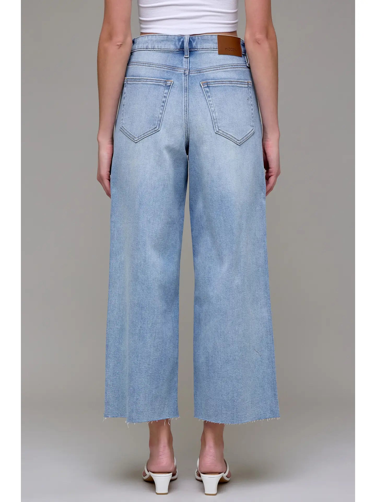 Nori Light Wash Cropped Wide Leg Jean