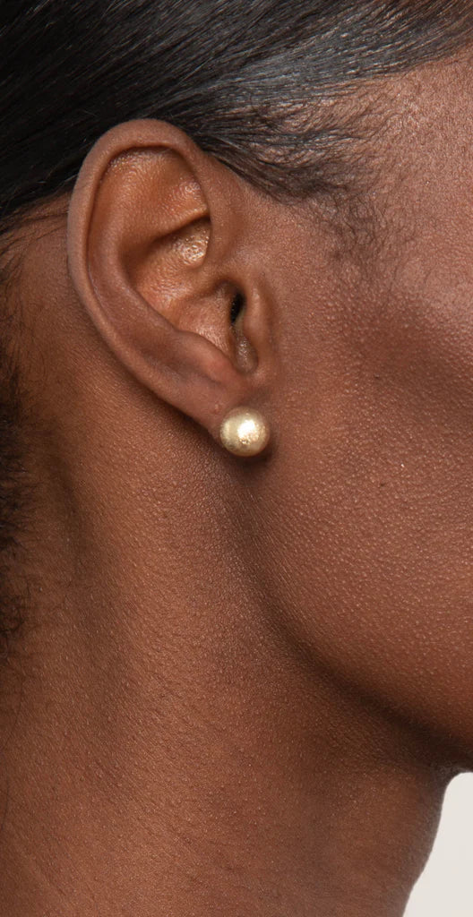 Lilou Studs .5" brushed gold ball