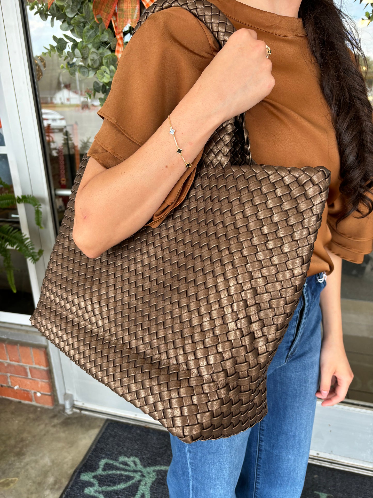 2 handle woven purse Assorted