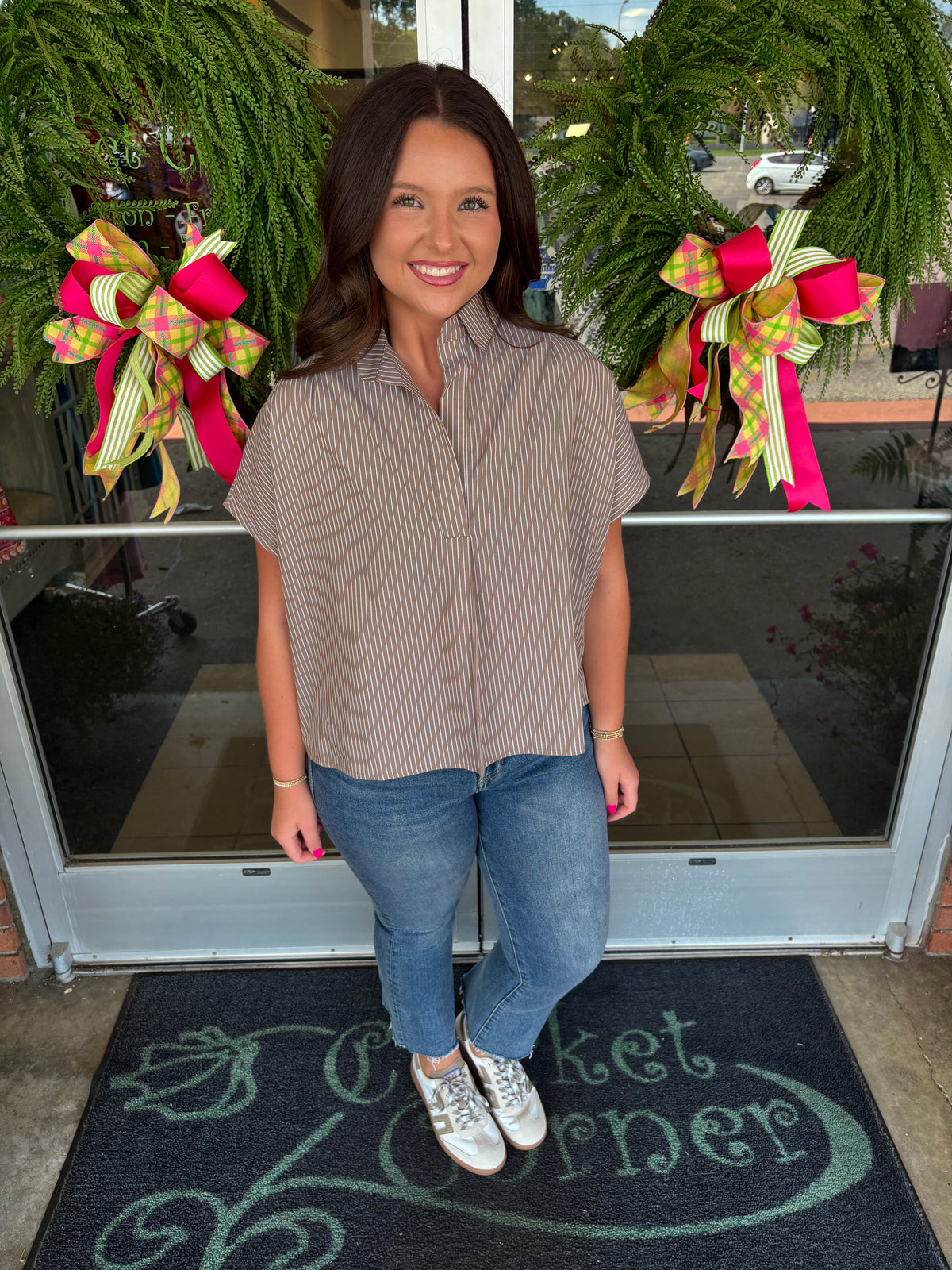 Brown vneck Collar Signature top