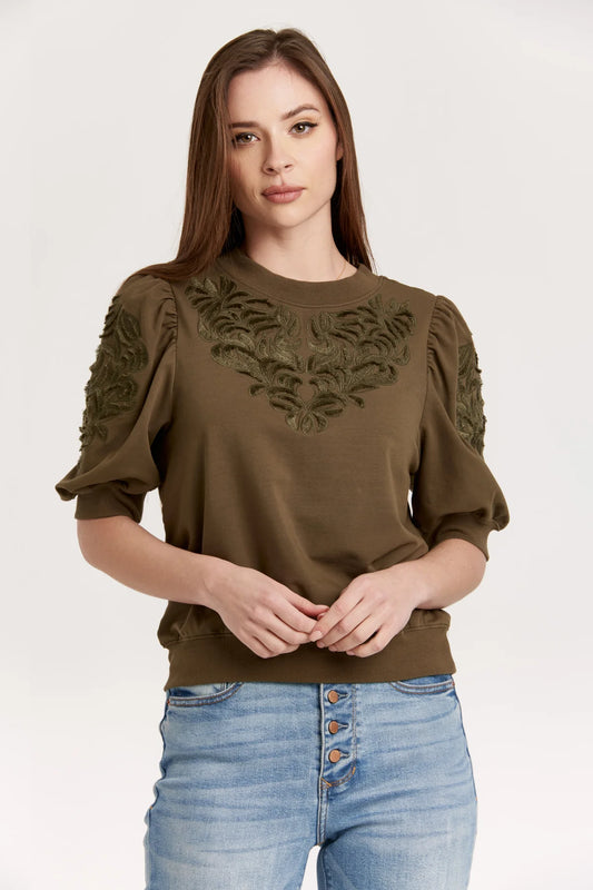 SS Appliqued Puffslv Tee Olive KYLE
